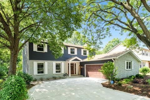 1649 Ironwood Dr, Naperville, IL 60565