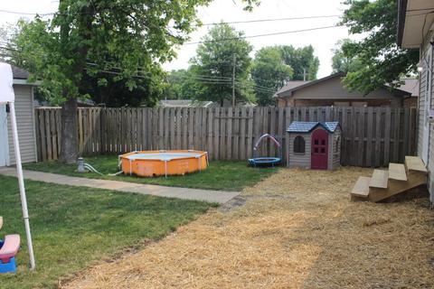 1407 E Main St, Clinton, IL 61727 photo 3
