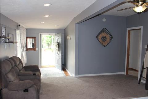 1407 E Main St, Clinton, IL 61727 photo 6
