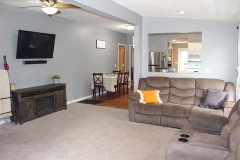 1407 E Main St, Clinton, IL 61727 photo 7