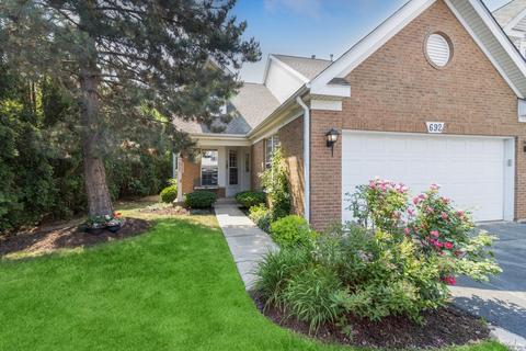 692 Citadel Dr, Westmont, IL 60559