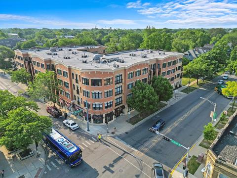106 S Ridgeland Ave #201, Oak Park, IL 60302
