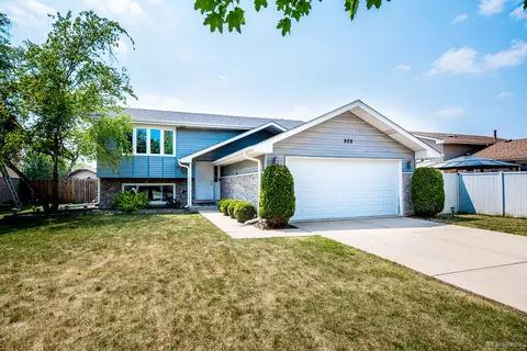 608 Gavin Ave, Romeoville, IL 60446