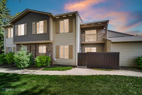 21 Fernwood Dr #P, Bolingbrook, IL 60440