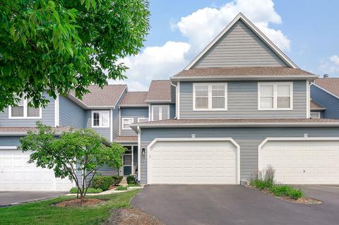 55 Woodview Dr, Glen Ellyn, IL 60137