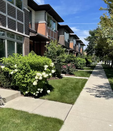 40 Meacham Ave, Park Ridge, IL 60068