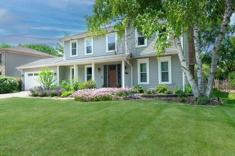 105 Claremont Dr, Naperville, IL 60540