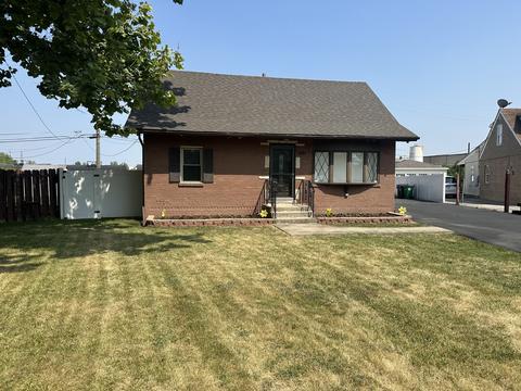7901 Garden Ct, Bridgeview, IL 60455