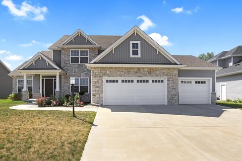 501 Lake Falls Blvd, Savoy, IL 61874