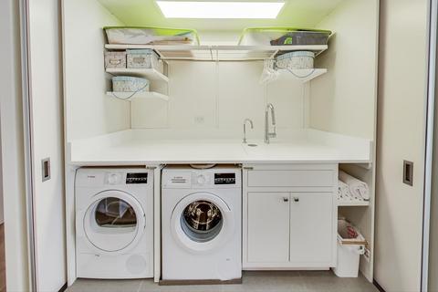 200 E Delaware Pl #28F, Chicago, IL 60611 photo 33