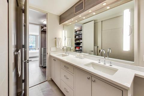 200 E Delaware Pl #28F, Chicago, IL 60611 photo 24