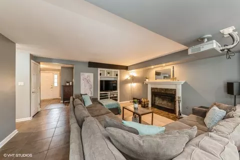 890 Concord Ln, Hoffman Estates, IL 60192 photo 15