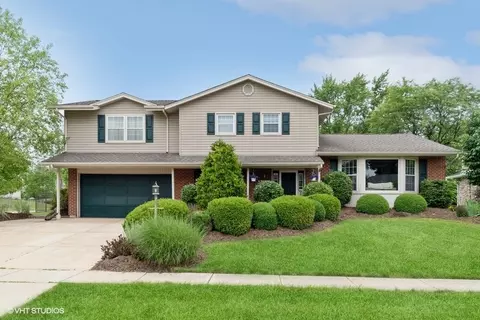 890 Concord Ln, Hoffman Estates, IL 60192 photo 3