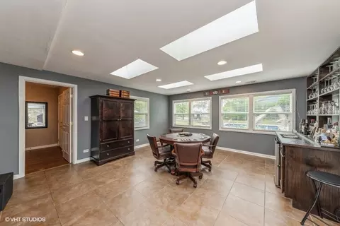 890 Concord Ln, Hoffman Estates, IL 60192 photo 18