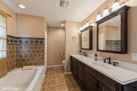 890 Concord Ln, Hoffman Estates, IL 60192 photo 26