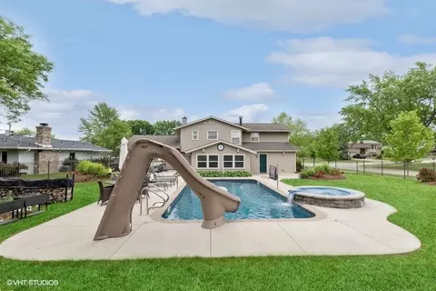890 Concord Ln, Hoffman Estates, IL 60192 photo 4