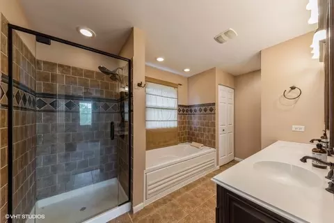 890 Concord Ln, Hoffman Estates, IL 60192 photo 25