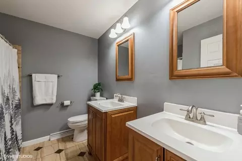 890 Concord Ln, Hoffman Estates, IL 60192 photo 31