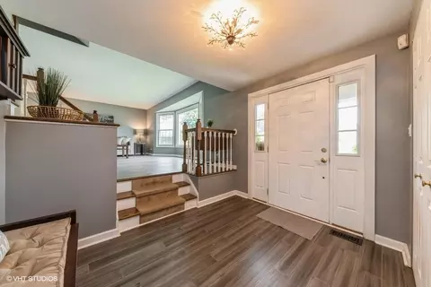 890 Concord Ln, Hoffman Estates, IL 60192 photo 5