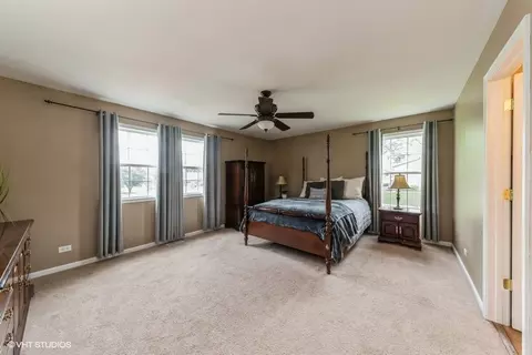 890 Concord Ln, Hoffman Estates, IL 60192 photo 23