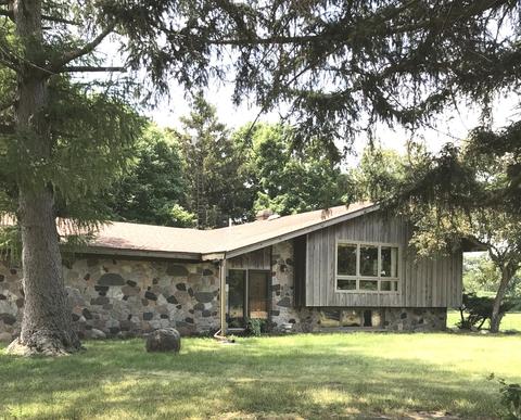4437 E 13th Rd, Earlville, IL 60518