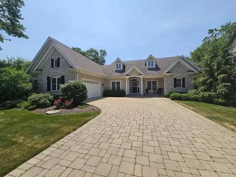 413 66th St, Downers Grove, IL 60516