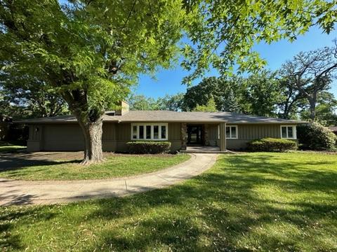 236 Briarwood Ln, Palatine, IL 60067