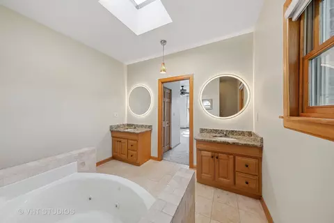 424 E 42nd Pl, Chicago, IL 60653 photo 9