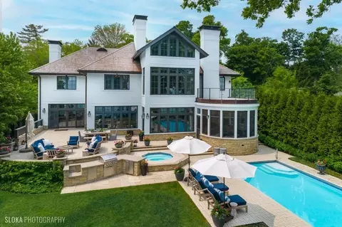 691 Sheridan Rd, Winnetka, IL 60093