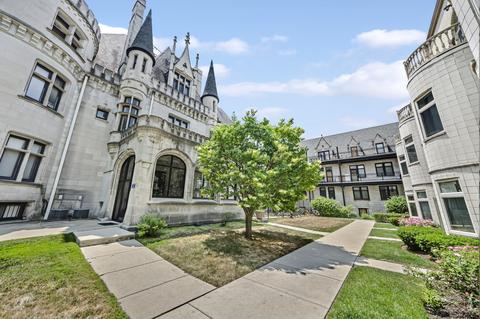 4938 S Drexel Blvd #206, Chicago, IL 60615