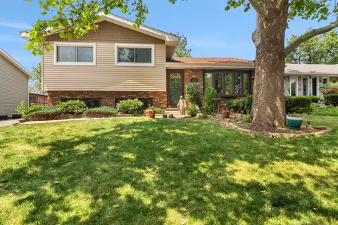 1202 Shoals Dr, Lockport, IL 60441