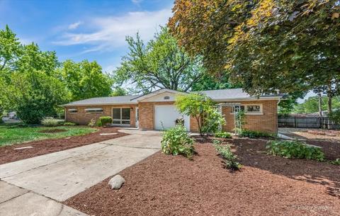706 N Evanslawn Ave, Aurora, IL 60506