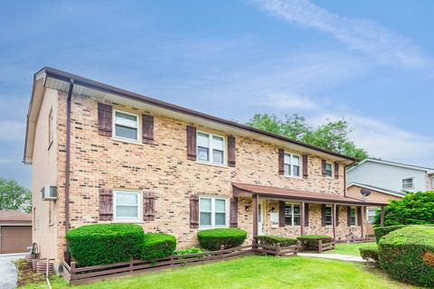 7505 Country Ln, Darien, IL 60561
