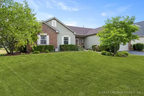 2547 Pinehurst Dr, Aurora, IL 60506