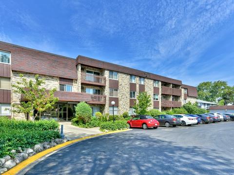 922 E Old Willow Rd #206, Prospect Heights, IL 60070