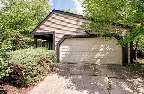 526 Emerson Cir, Bolingbrook, IL 60440