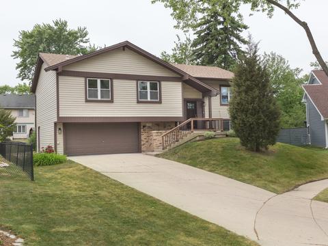 5922 Clarendon Ct, Hanover Park, IL 60133