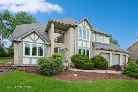 1 N020 Timothy Ln, Carol Stream, IL 60188