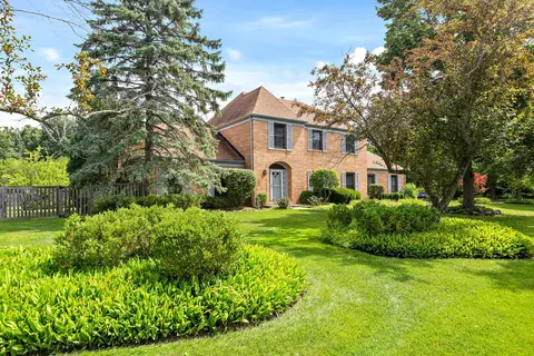 1875 Wedgewood Ct, Lake Forest, IL 60045