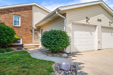 1546 Hunt Dr #B, Normal, IL 61761