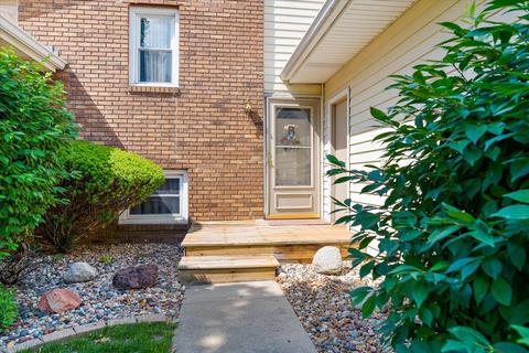 1546 Hunt Dr #B, Normal, IL 61761 photo 2