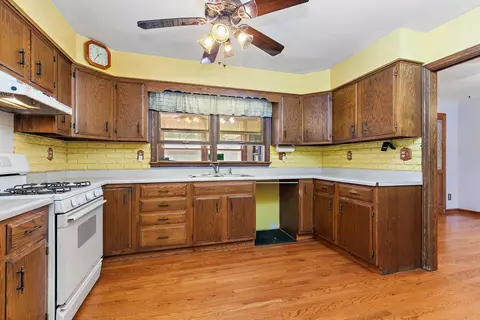 559 Ada St, Cary, IL 60013 photo 9