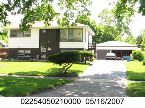 2103 Eastman St, Rolling Meadows, IL 60008