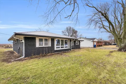 204 3rd St, Dewey, IL 61840 photo 3