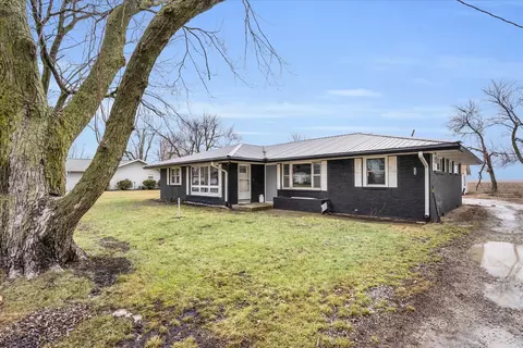 204 3rd St, Dewey, IL 61840 photo 2