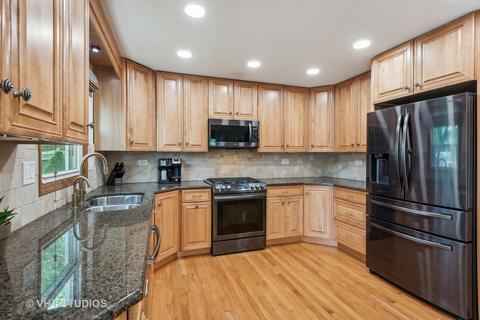 212 59th St, Willowbrook, IL 60527 photo 4