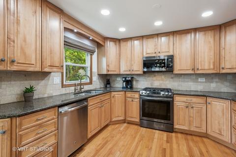 212 59th St, Willowbrook, IL 60527 photo 3