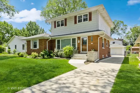 202 N Pine St, Mount Prospect, IL 60056