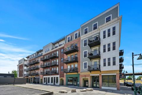 338 River St #3401, Lemont, IL 60439