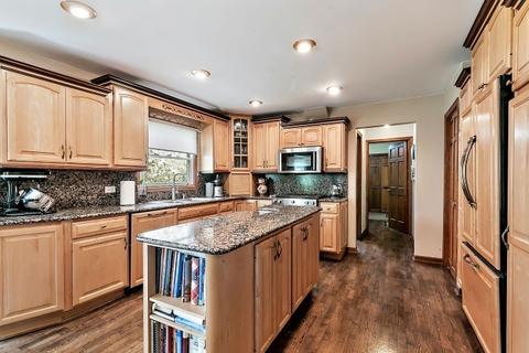 3390 Yorkshire Ct, Hoffman Estates, IL 60067 photo 9